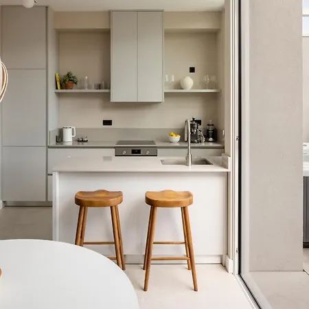 Апартаменти Rooftop Jacuzzi & View