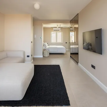 Апартаменты Rooftop Jacuzzi & View Сплит