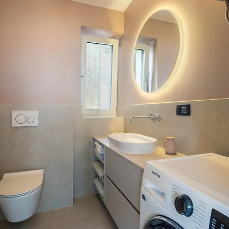 Rooftop Jacuzzi & View *