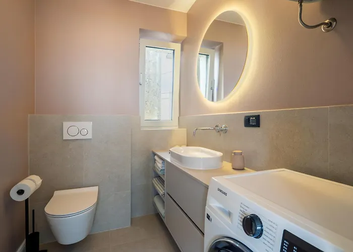 Rooftop Jacuzzi & View *